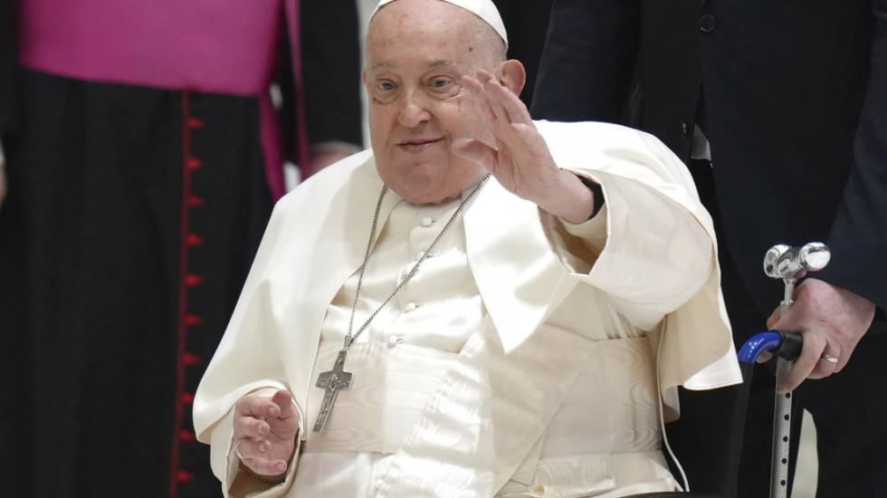 Papa Franja iz bolnice: Rat se odavde čini još apsurdnijim