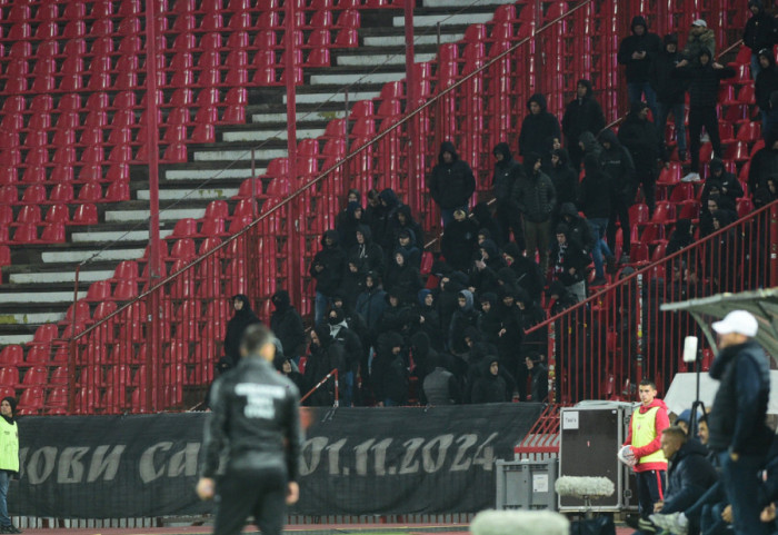 (VIDEO) Tuča navijača Vojvodine na stadionu "Karađorđe", mladić (23) prevezen na odeljenje reanimacije Urgentnog centra