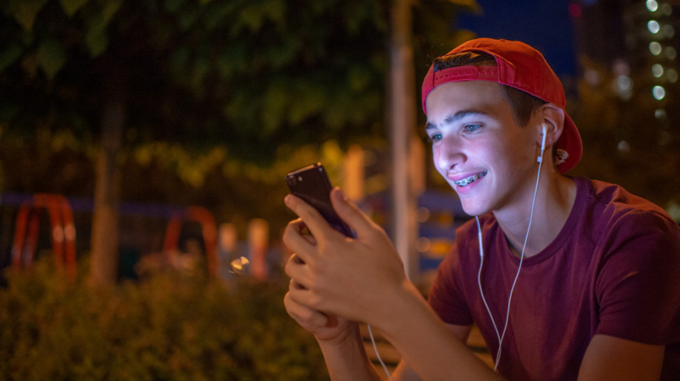 Internet predatori u zasedi: "Roditelji da razgovaraju s decom i nađu meru kontrole"