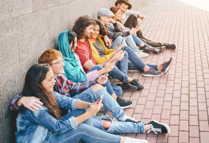 Evropski parlament pozvao na uvođenje minimalne starosne granice od 16 godina za pristup društvenim mrežama