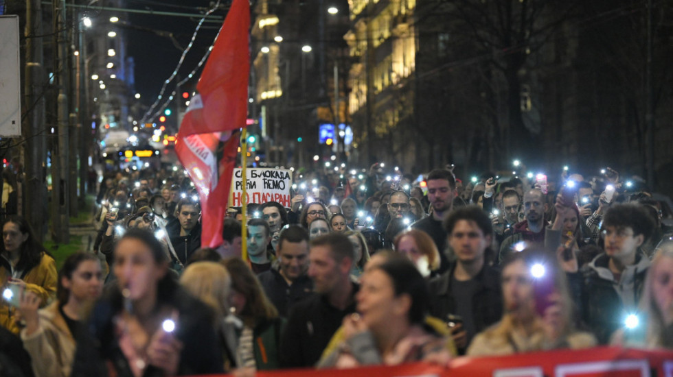 (FOTO/VIDEO) "Hoćemo pravdu, nećemo pretnje": Protestna šetnja više beogradskih opština do VJT