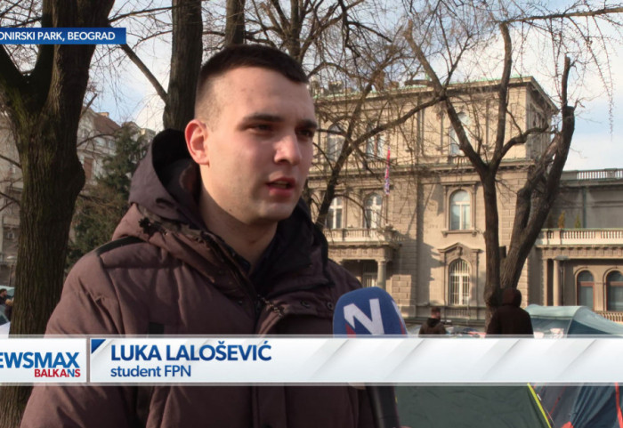 (VIDEO) Studenti prenoćili u Pionirskom parku: "Ostajemo dok nam se zahtevi ne ispune, očekujemo podršku građana"