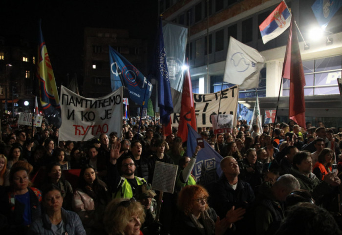 Studenti blokirali zgradu RTS, poručili da će trajati 22 sata