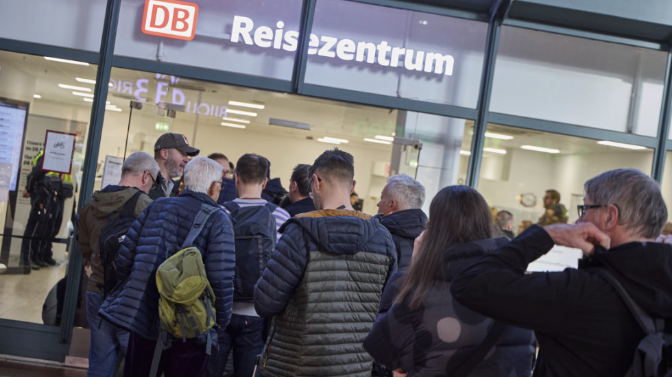 Zaposleni na aerodromima u Nemačkoj u jednodnevnom štrajku, otkazano hiljade letova