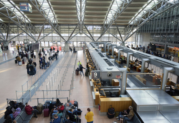 (FOTO) Aerodrom u Hamburgu zatvoren zbog štrajka: Očekuje se otkazivanje velikog broja letova