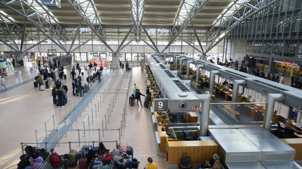 (FOTO) Aerodrom u Hamburgu zatvoren zbog štrajka: Očekuje se otkazivanje velikog broja letova