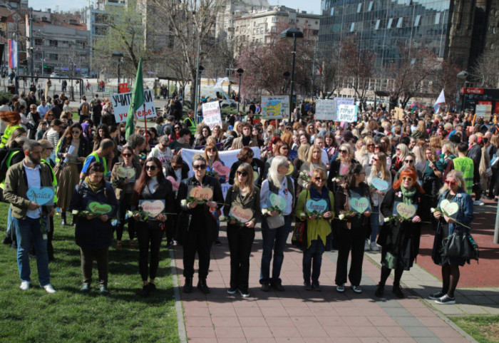 Protest prosvetara iz Pulsa beogradskih osnovnih škola: "Sindikati, ili ste uz nas, ili ste bez nas"