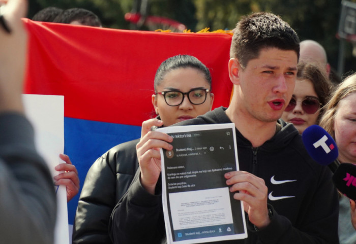 (VIDEO) Kreni-promeni o incidentu u Pionirskom parku: "Miloš Pavlović prvi napao našeg odbornika"