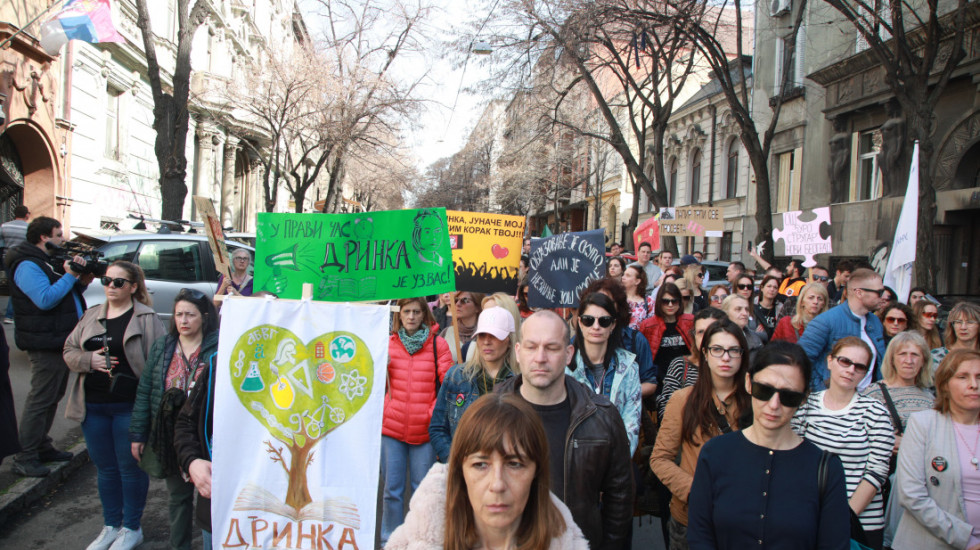 Sindikati prosvetnih radnika traže sastanak sa Vladom: "Ako do toga ne dođe, povući ćemo poteze koji nisu popularni"