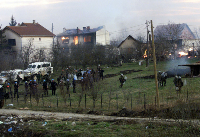 Uništeno 800 kuća, proterano oko 4.000 Srba: Navršavaju se 22 godine od pogroma nad Srbima na Kosovu i Metohiji