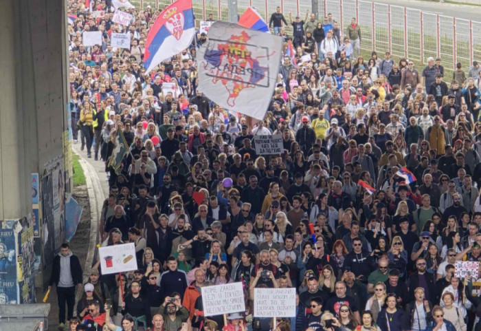 (FOTO/VIDEO) Protest "15. za 15": Građani krenuli ka centru, glavna bina na Slaviji