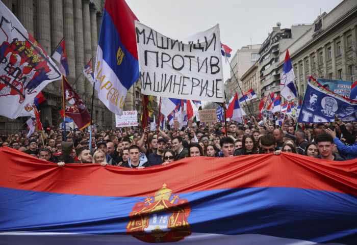 Dekani fakulteta u Novom Sadu traže od nadležnih da odgovore šta je proizvelo zvuk tokom odavanja pošte na protestu