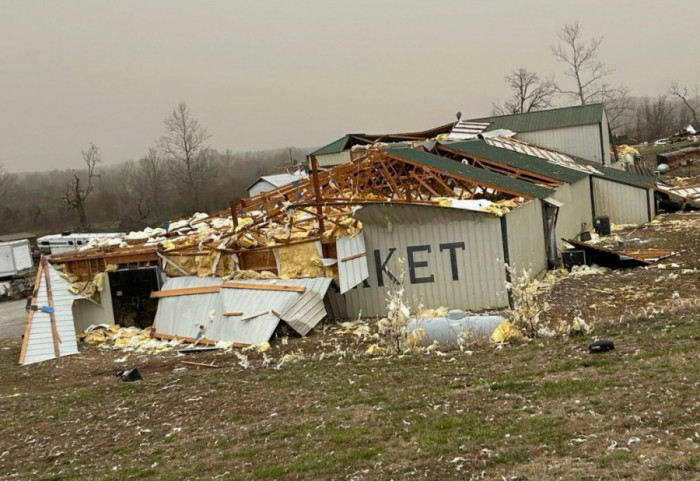 (FOTO) Najmanje 16 osoba poginulo u jakoj oluji koja je zahvatila SAD