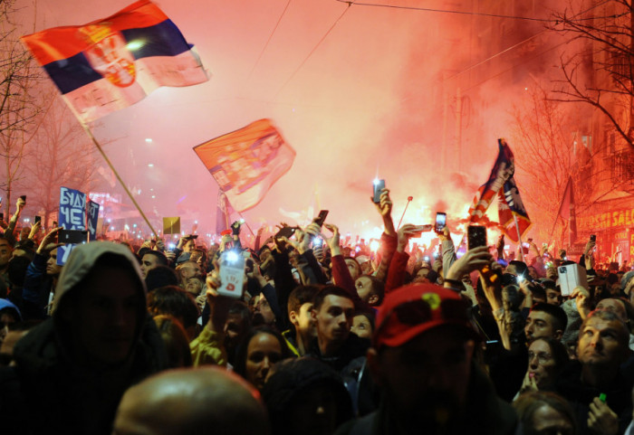 (FOTO/VIDEO) Protest "15. za 15": Studenti objavili da je skup završen, MUP upozorio da prestanu napadi i provokacije