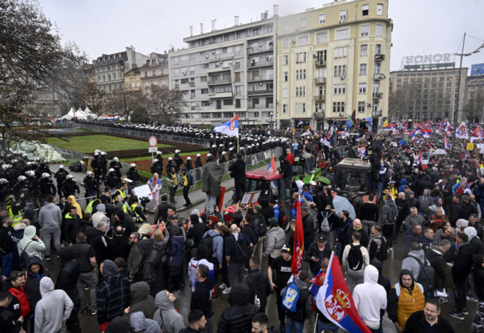 Ministarstvo odbrane odbacuje navode o upotrebi zvučnog topa tokom protesta u Beogradu