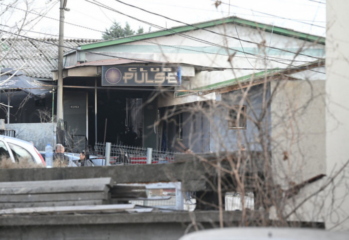 (FOTO/VIDEO) Novi bilans požara u makedonskoj diskoteci: Poginulo 59 osoba, među stradalimapet članova benda