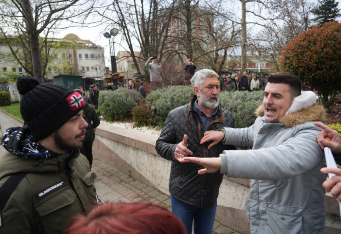 VJT naložilo SUK da identifikuje policajce koji "nisu zaustavili nasilje" u Obrenovcu