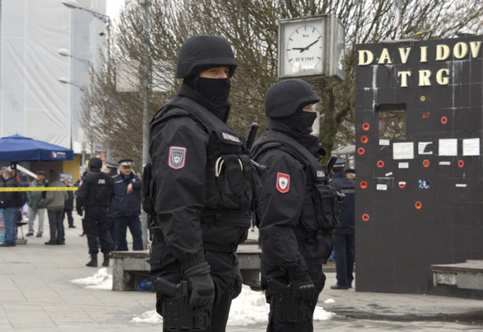 Ubijen bivši robijaš ispred tržnog centra u Banjaluci, napadač se predao policiji