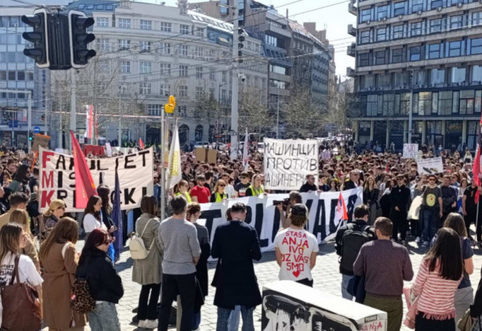 (FOTO) Na Trgu republike održan skup podrške studentima privatnog Računarskog fakulteta