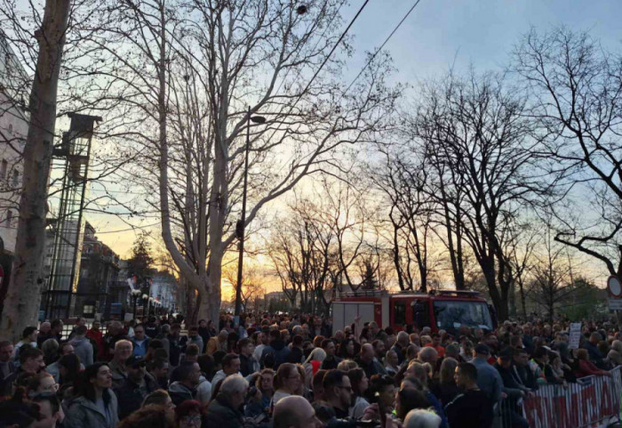 Šestoro primljeno u Klinički centar Niš posle protesta, jedna pacijentkinja zadržana zbog potresa mozga