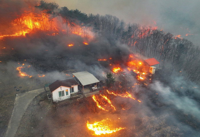 (FOTO) Četiri osobe poginule, 11 povređeno u požarima u Južnoj Koreji