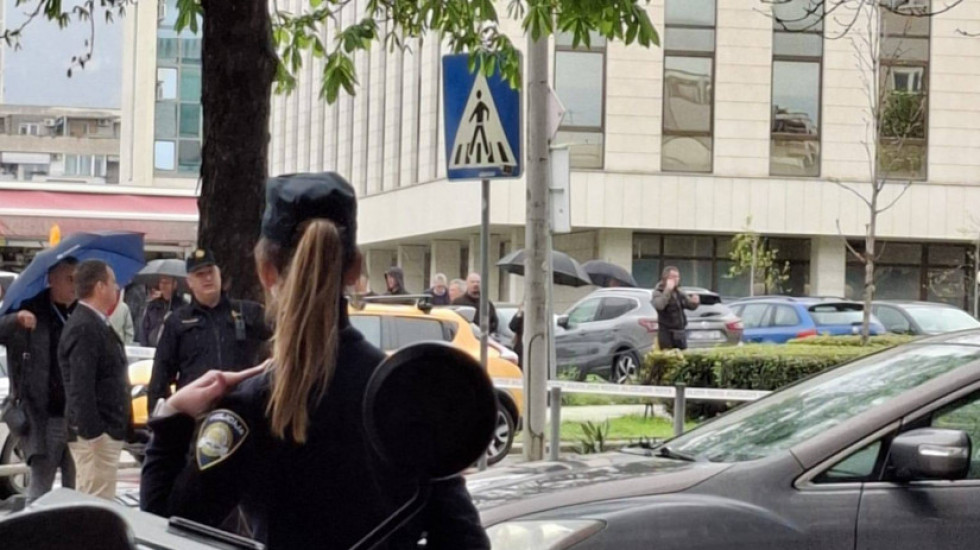 (FOTO) Policajka u unakrsnoj vatri ubila pljačkaša banke u centru Splita