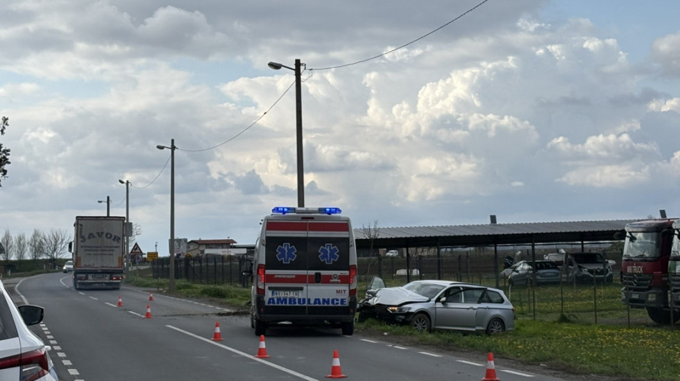 Saobraćajna nesreća u Rumenci: Poginula žena (42), povređena devojčica