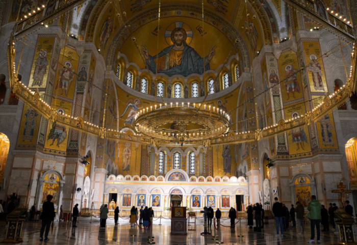 Bogojavljenje: Običaji, verovanja i plivanje za Časni krst