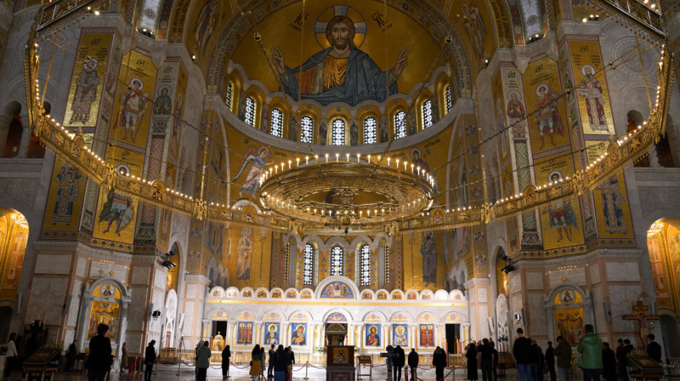 Bogojavljenje: Običaji, verovanja i plivanje za Časni krst