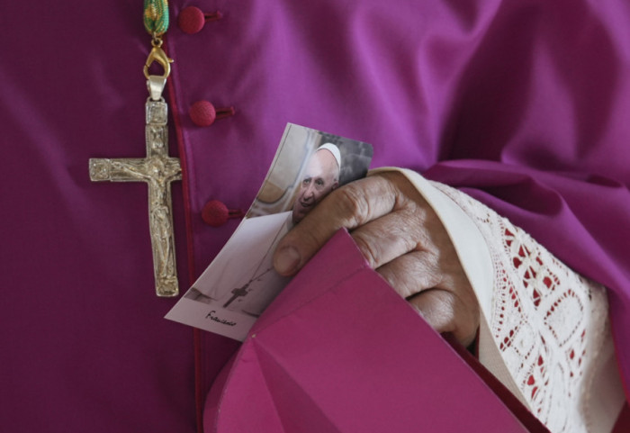 Verski analitičar o favoritima za tron Svetog Petra: Ko ima najveće šanse da postane novi papa