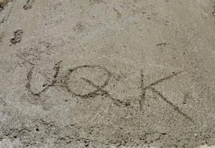 "Nova pretnja i provokacija na račun srpskog naroda": Grafiti UČK ispisani na putu u Zubinom Potoku