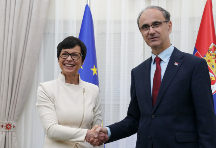 EU Enlargement Commissioner Meets with Serbian Officials: “Serbia Has Much to Offer Europe”