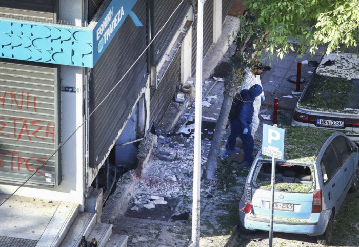 Poginula žena (38) u Solunu, pokušala da postavi eksploziv u bankomat banke