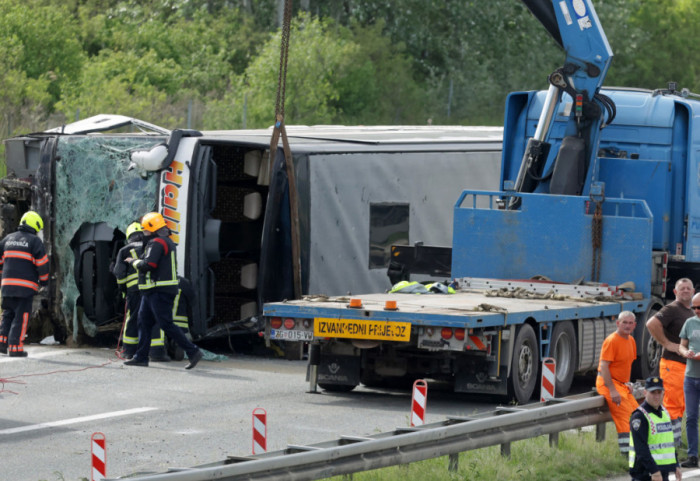 Uhapšeni vozači zbog sumnje da su izazvali saobraćajnu nesreću u Hrvatskoj, u kojoj je dvoje poginulo, a 31 povređeno