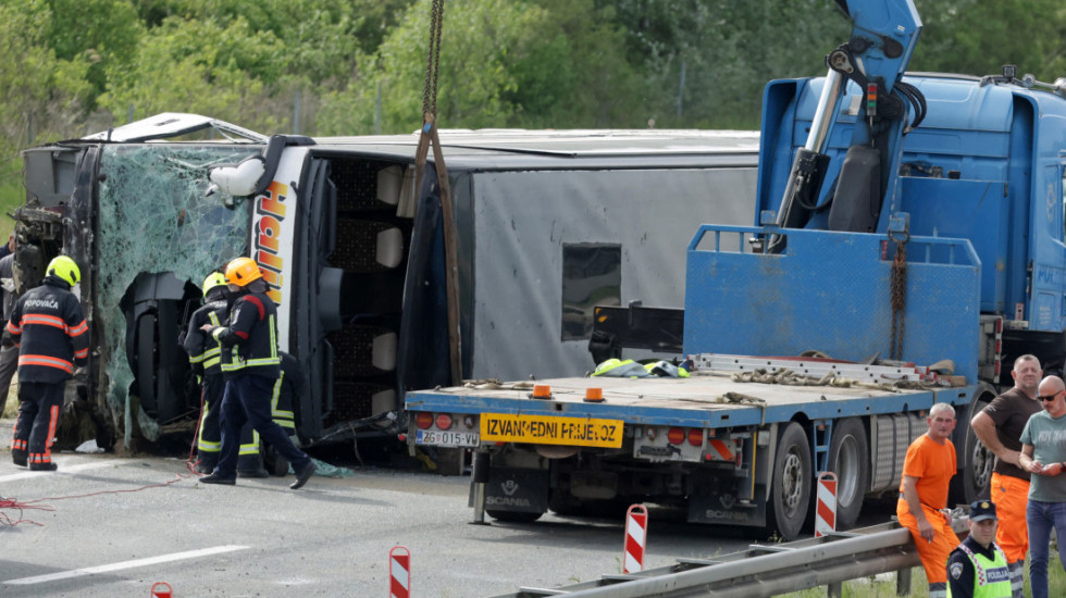 Uhapšeni vozači zbog sumnje da su izazvali saobraćajnu nesreću u Hrvatskoj, u kojoj je dvoje poginulo, a 31 povređeno