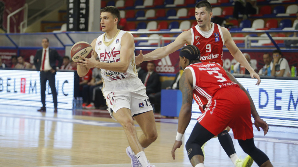 Košarkaši FMP promašili šut za pobedu, Zvezda nastavila seriju u Železniku