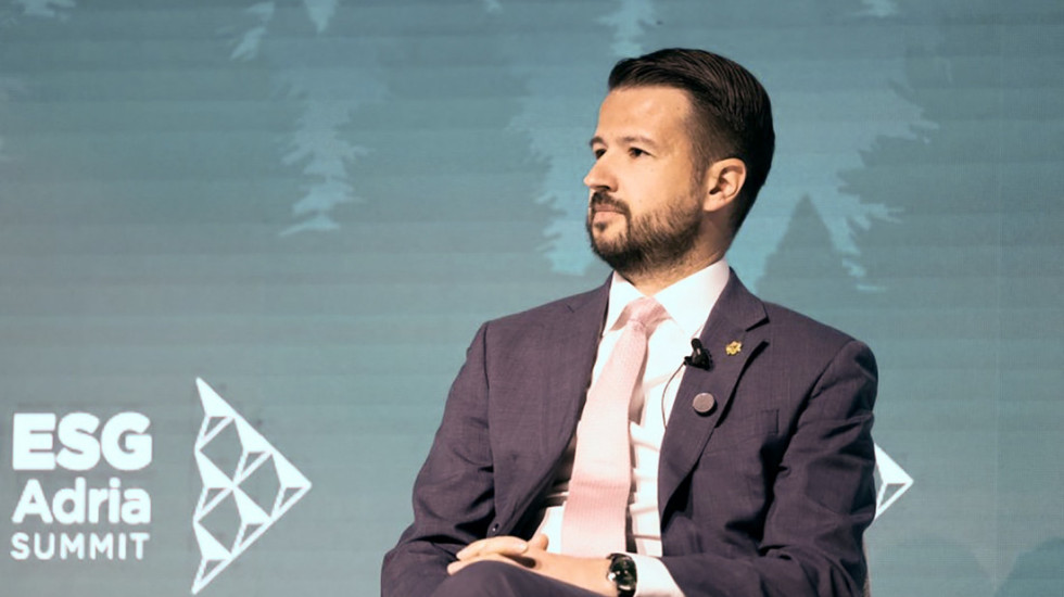 Milatović uputio Predlog za promenu Ustava Crne Gore:"Zaposleni da ne rade nedeljom i u dane državnih i drugih praznika"