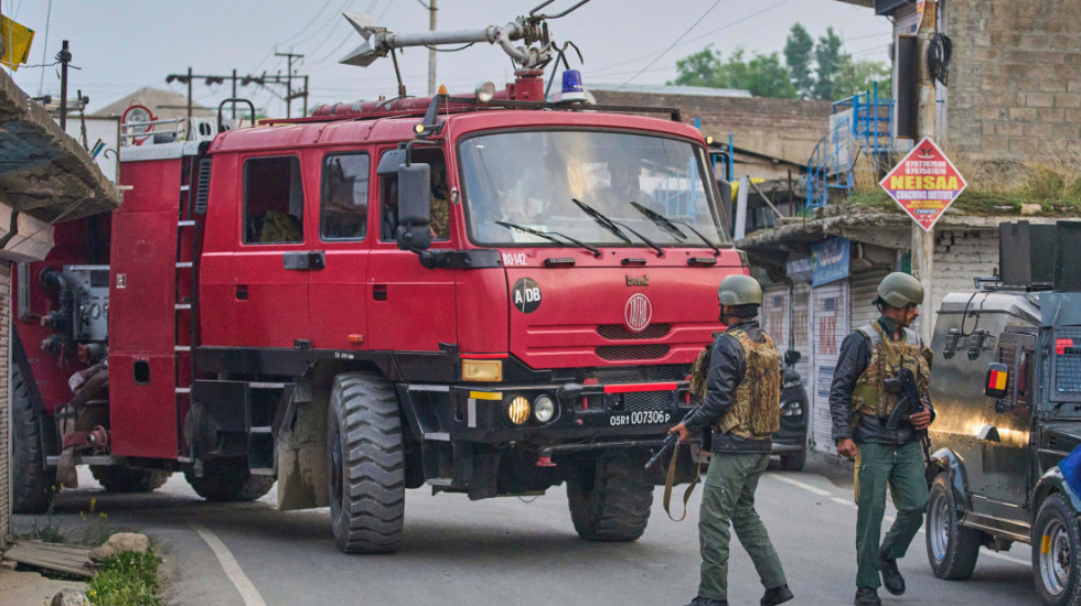 Samoubilački bombaški napad na školski autobus u Pakistanu, poginulo najmanje četvoro dece