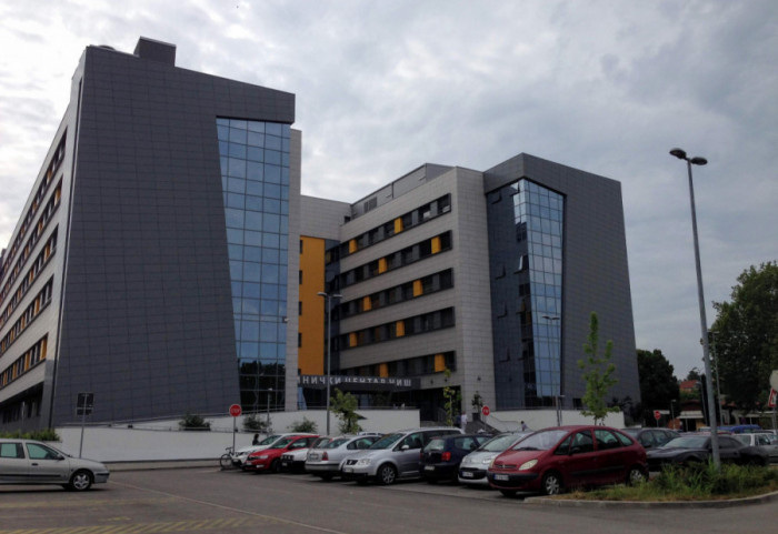 Klinički centar Niš: Dečak (2) sa opekotinama na 60 odsto tela svestan, ali i dalje u teškom opštem stanju