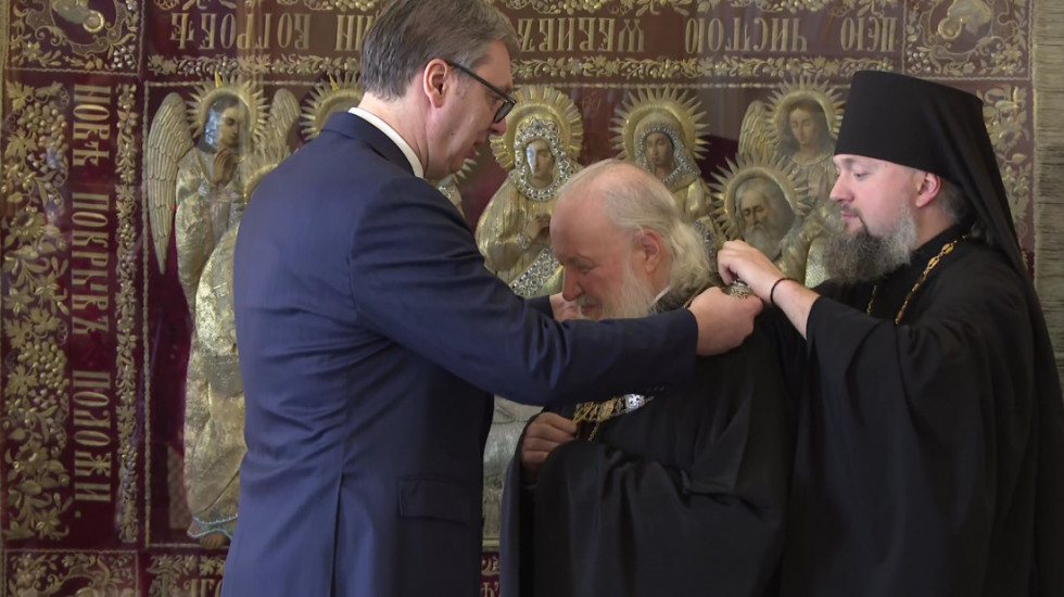 Vucic Decorates Russian Patriarch Kirill with the Order of the Republic of Serbia, First Class
