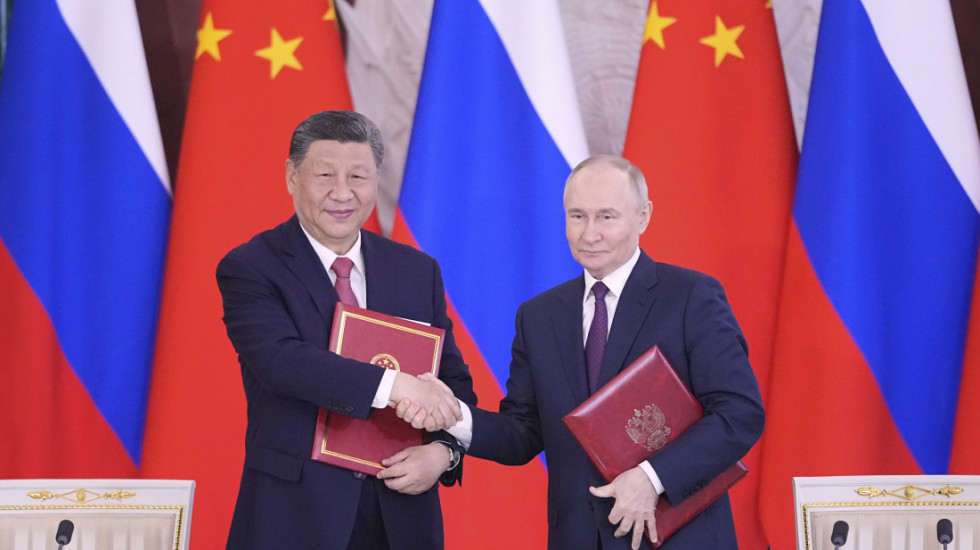 Za Sija sušeno i bobičasto voće, pite, orasi: Putin razgovarao na čajanci sa kineskim predsednikom u četiri oka