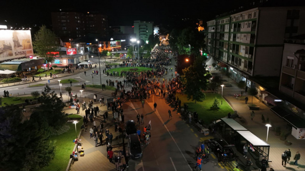 Studenti koji su pešačili iz četiri grada stigli u Loznicu, dočekali ih građani i ekološki aktivisti