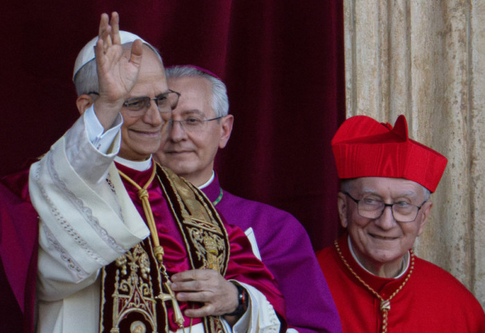Papa Lav XIV pozvao kardinale da nastave putem pape Franje: "Bio primer potpune predanosti službi"