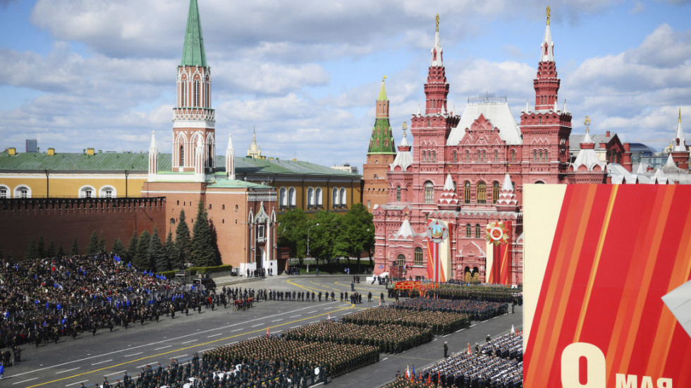(FOTO/VIDEO) "Rusija izborila slobodu i mir za celo čovečanstvo": Putinov govor na Paradi pobede u Moskvi