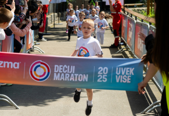 (FOTO) Vukan Stanković pobednik 29. Dečjeg maratona u ZOO vrtu: Istrčao stazu oko slonare za 38 sekundi