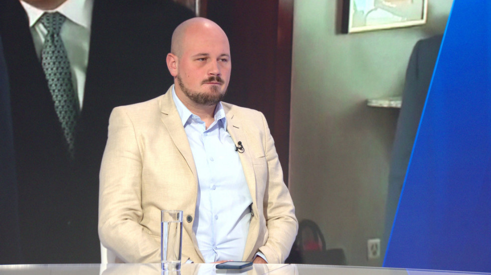 (VIDEO) Analitičar za Newsmax Balkans: Tarife između SAD i EU direktno pogađaju i Srbiju