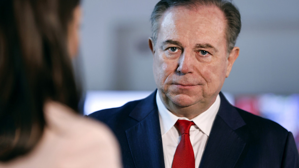 Više od četiti miliona Amerikanaca gledalo Newsmax tokom Trampovog obraćanja Kongresu