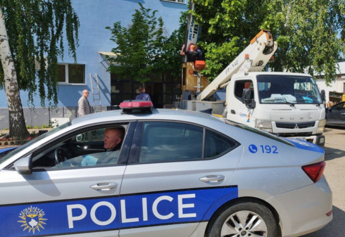 (VIDEO) Kosovska policija upala u JKP "Vodovod Ibar"