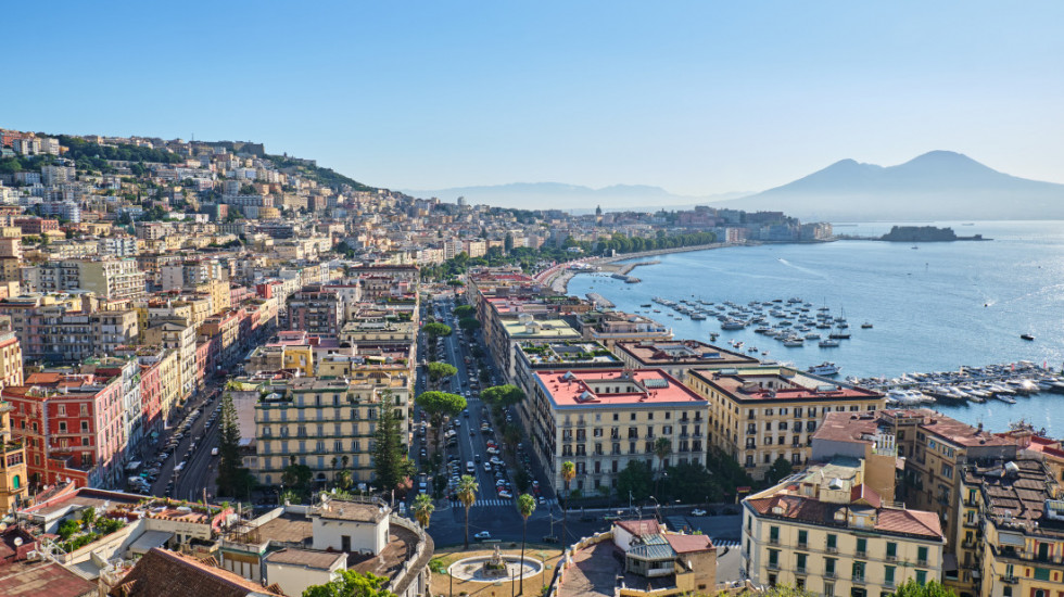 (VIDEO) Serija zemljotresa kod Napulja: Železnički saobraćaj u prekidu, škole evakuisane