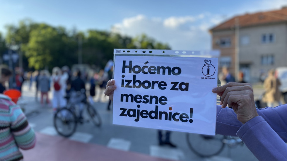 (FOTO/VIDEO) Novosađani blokirali 30 raskrsnica na 30 minuta, traže raspisivanje izbora za mesne zajednice